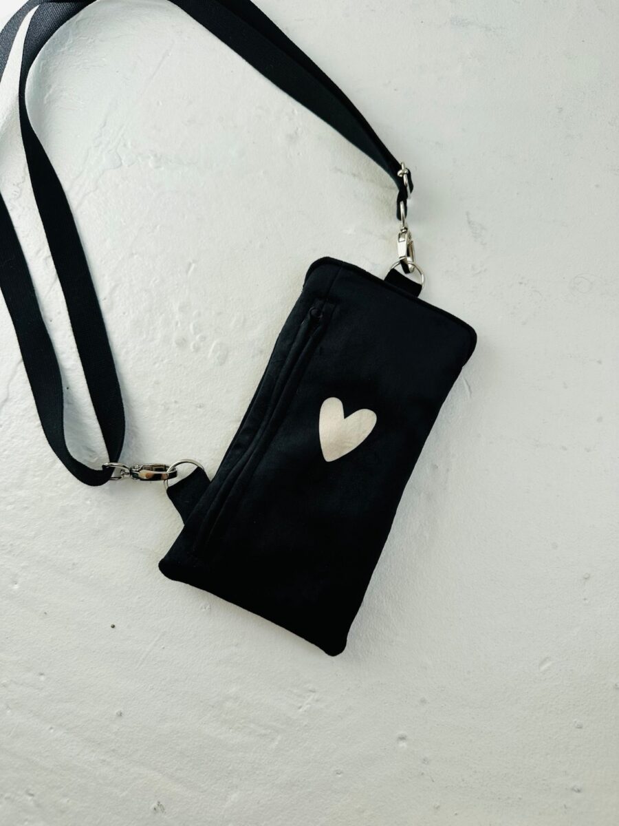 Mobiilikott Heart - Black